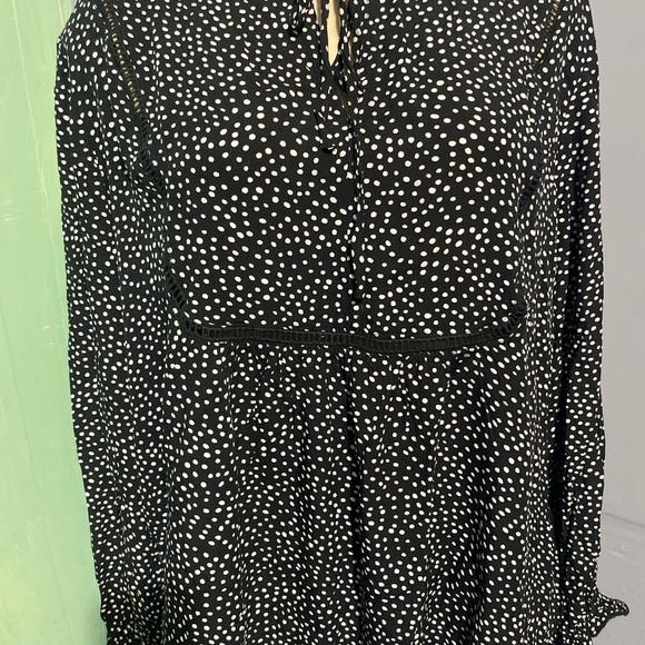 Suzanne Betro Black Top with White Dots - Picture 4 of 8